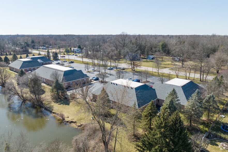 More Photos Of 2232-2244 Centennial Rd, Toledo Office For Lease