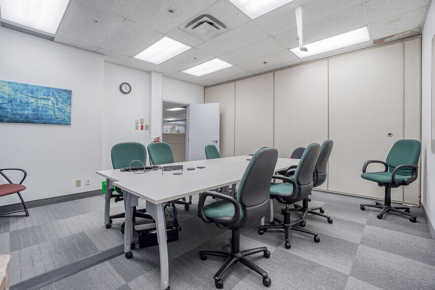 More Photos Of 7150 Rue Frederick-Banting, Montréal Office For Lease