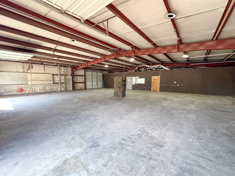 More Photos Of 132 Nell Deane Blvd, Schertz Warehouse For Lease