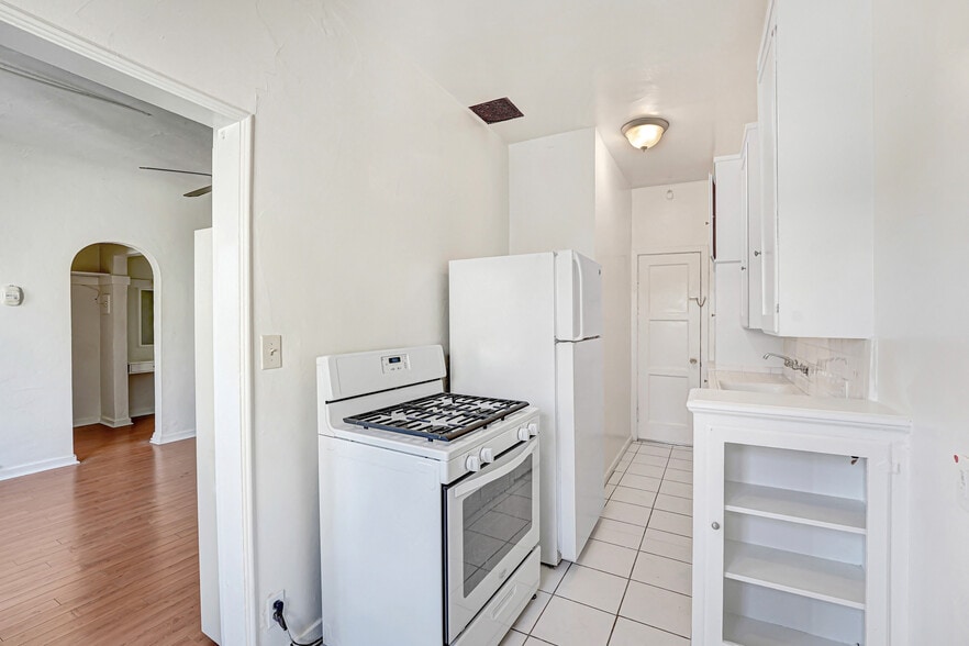 More Photos Of 512 N Alexandria Ave, Los Angeles Apartments For Sale