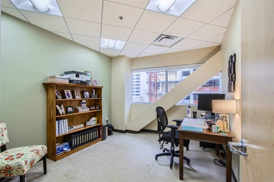 More Photos Of 1800 Glenarm Pl, Denver Office For Sale