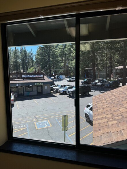 More Photos Of 2311 Lake Tahoe Blvd, South Lake Tahoe Office For Lease