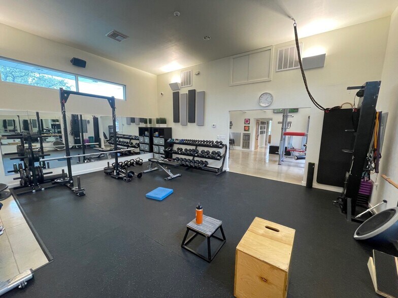 More Photos Of 17006 San Pedro Ave, San Antonio Medical For Lease