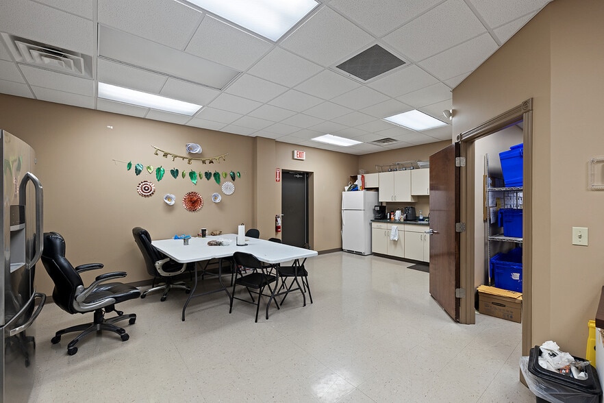 More Photos Of 1824 N Hwy CC, Nixa Medical For Lease