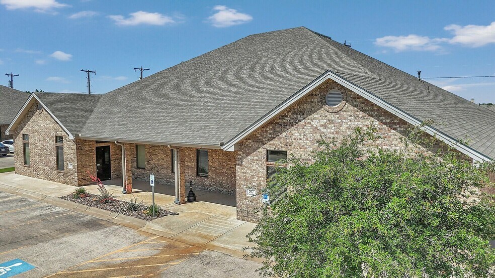 More Photos Of 701-901 Tradewinds Blvd, Midland Office For Lease