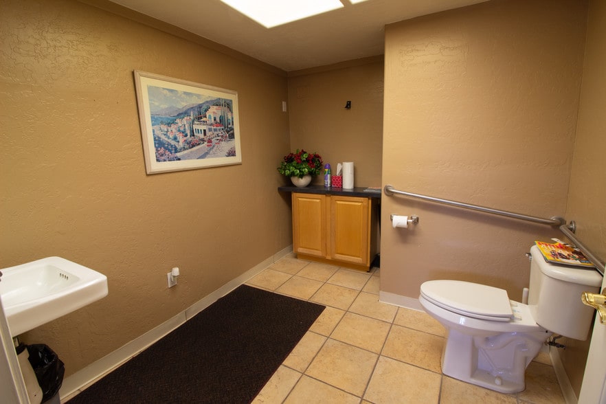 More Photos Of 517 S Lebaron St, Mesa Warehouse For Lease