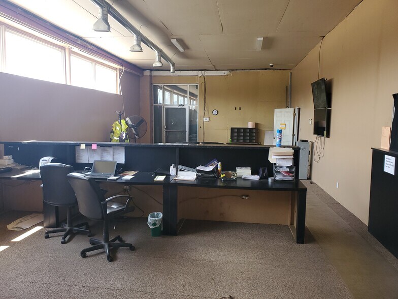 More Photos Of 4929 E McNichols Rd, Detroit Freestanding For Sale