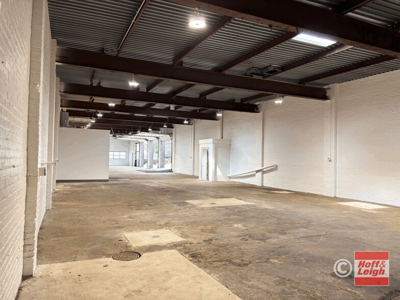 More Photos Of 7120 Carnegie Ave, Cleveland Service For Lease