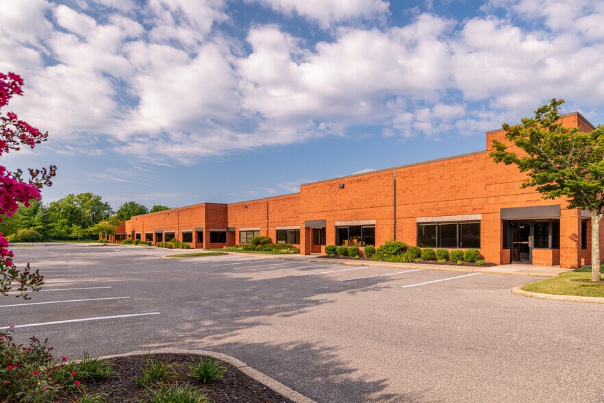 More Photos Of 100-166 Business Center Dr, Reisterstown Unknown For Lease