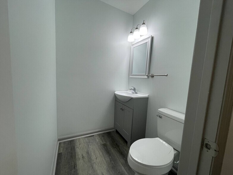 More Photos Of 1009 Keith St NW, Cleveland Office For Lease