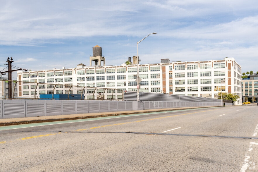 More Photos Of 37-18 Northern Blvd, Long Island City Office For Lease