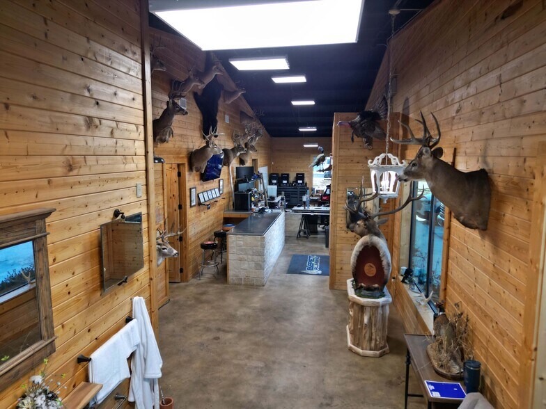 More Photos Of 1817 W Main St, Atlanta Warehouse For Sale