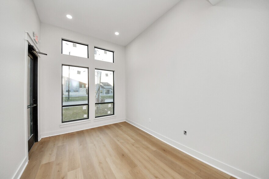 More Photos Of 220 Bella Katy Dr, Katy Office Residential For Lease