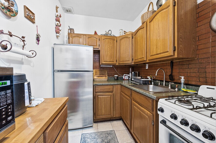 More Photos Of 2339 Bath Ave, Brooklyn Storefront Retail Residential For Sale