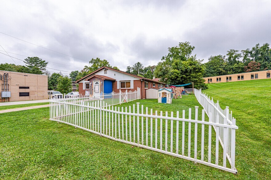 More Photos Of 2420 Greenock Buena Vista Rd, Mckeesport Daycare Center For Sale
