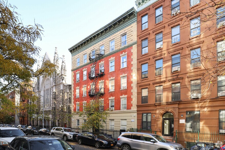 More Photos Of 174 W 137th St, New York Multifamily For Sale