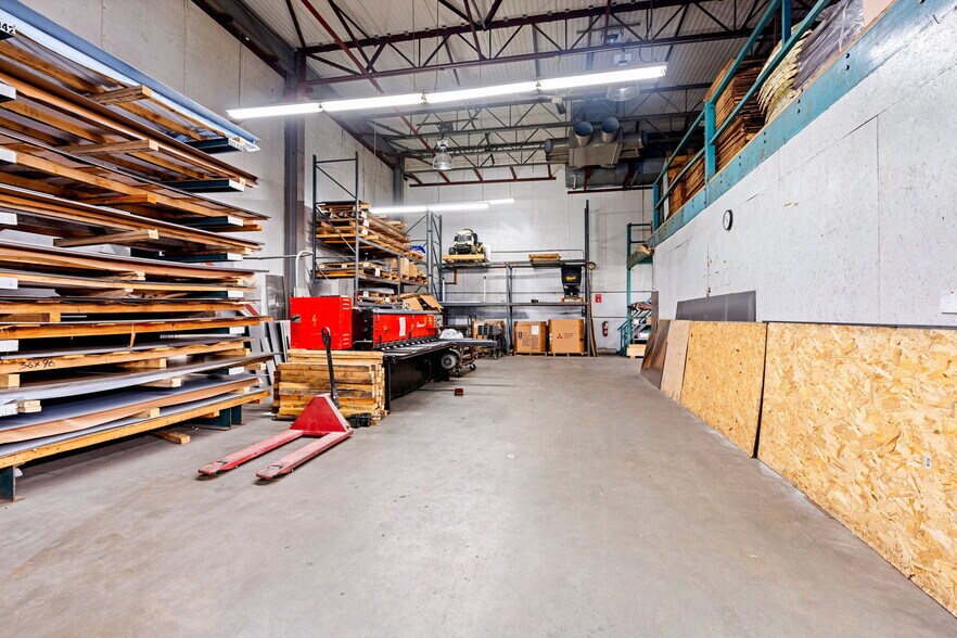 More Photos Of 205 Commercial St, Whitman Manufacturing For Sale