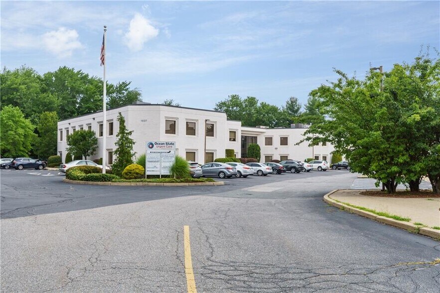 More Photos Of 1637 Mineral Spring Ave, North Providence Medical For Lease