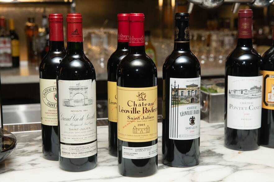 More Photos Of 219 N Elizabeth St, Chicago Showroom For Lease