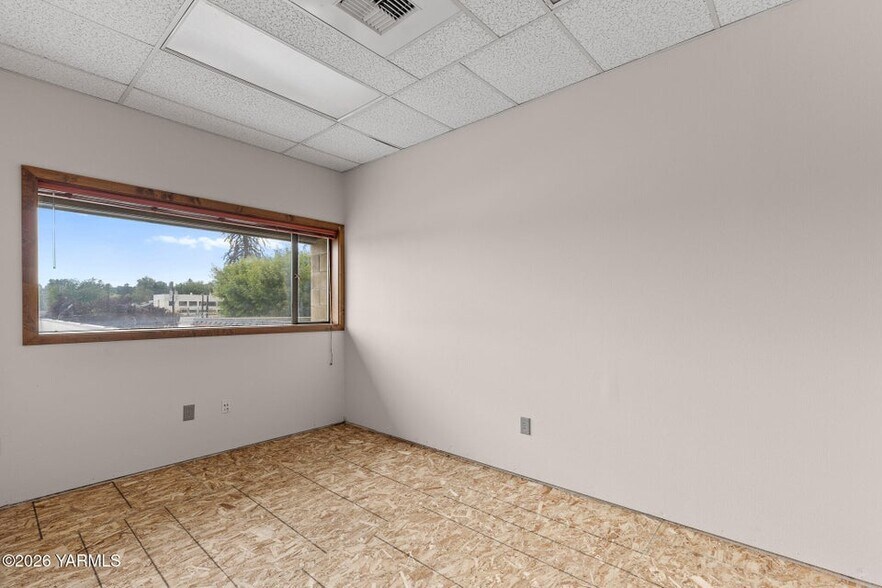 More Photos Of 303 S 12th Ave, Yakima Medical For Sale