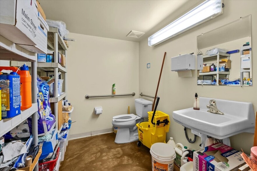 More Photos Of 3684 Tampa Rd, Oldsmar Storefront Retail Office For Sale