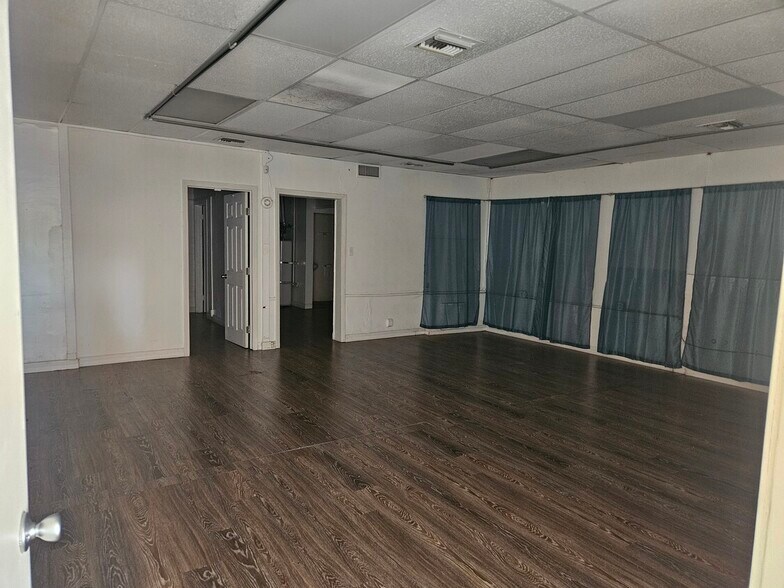 More Photos Of 9413 Las Tunas Dr, Temple City General Retail For Lease