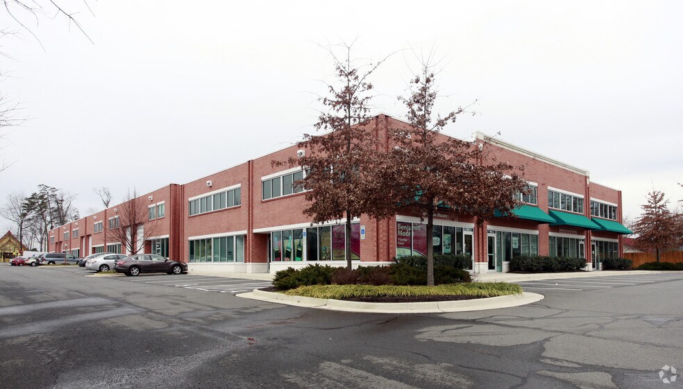 More Photos Of 22135 Davis Dr, Sterling Light Distribution For Lease