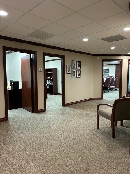 More Photos Of 3829 N Classen Blvd, Oklahoma City Office For Lease