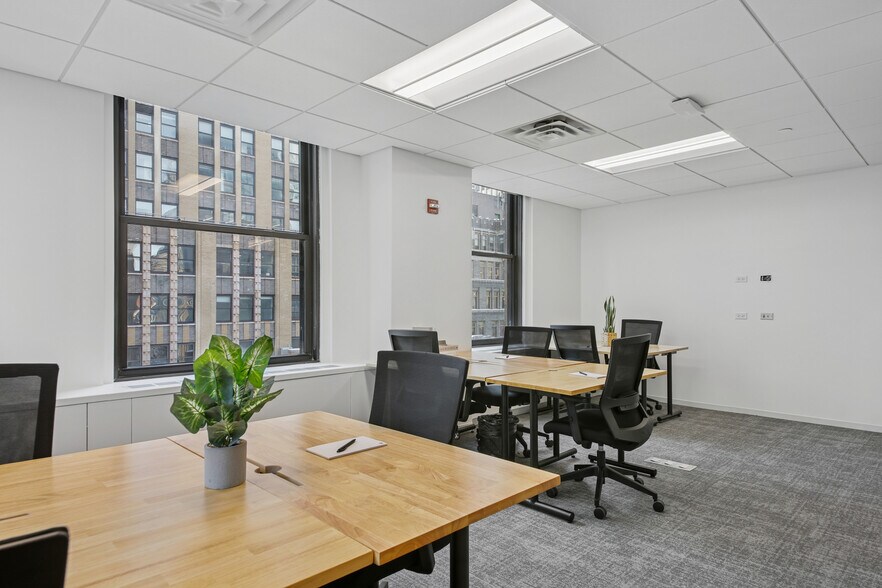 More Photos Of 200 W 41st St, New York Coworking Space