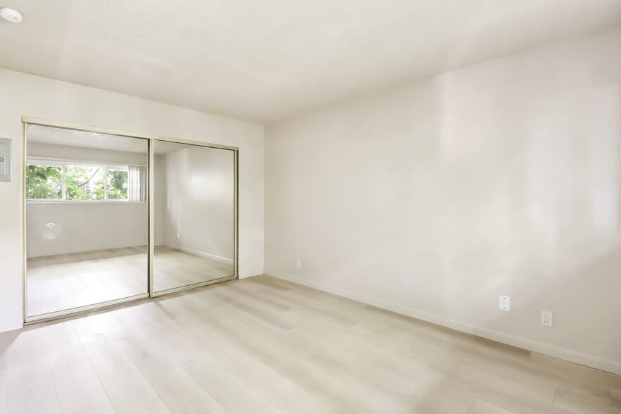 More Photos Of 2316 Villanova Cir, Sacramento Apartments For Sale