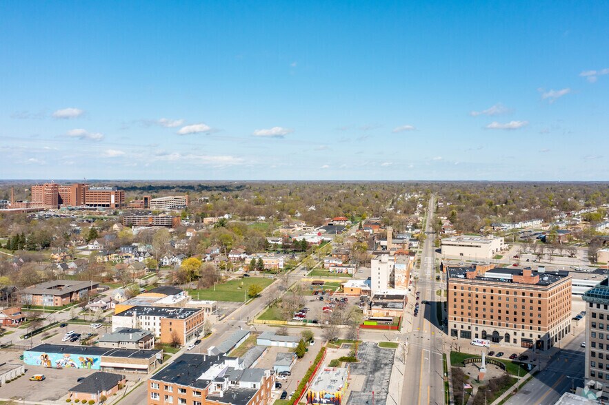 More Photos Of 607 E 2nd Ave, Flint Apartments For Lease