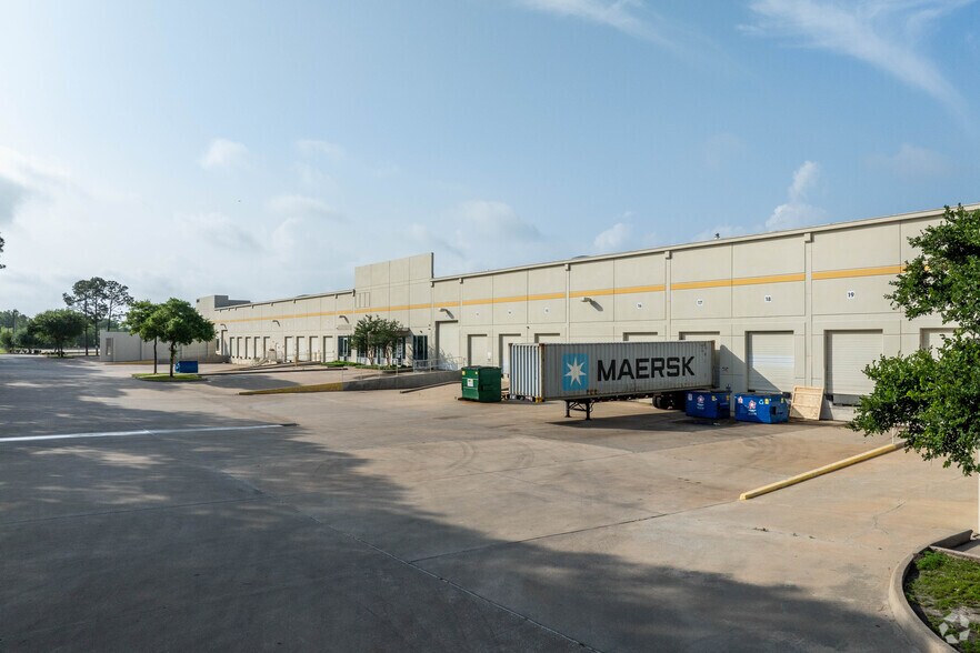 More Photos Of 10641 S Sam Houston Pky W, Houston Warehouse For Lease