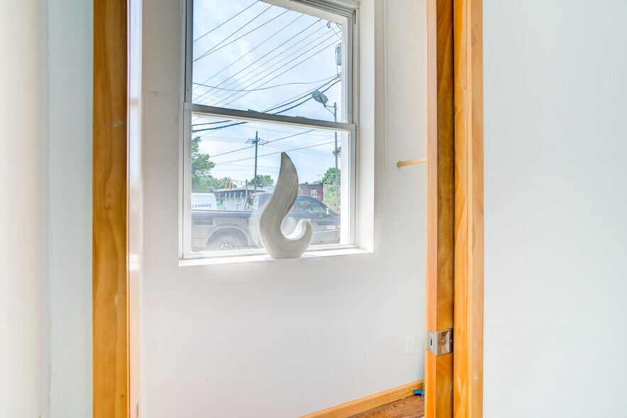 More Photos Of 525 N Dean St, Englewood Storefront Retail Office For Sale