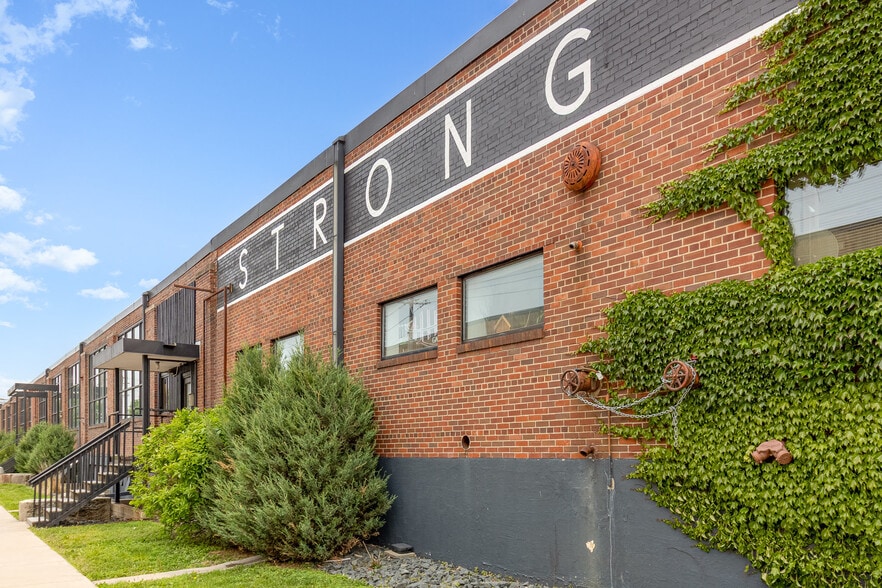 More Photos Of 451 Taft St NE, Minneapolis Light Manufacturing For Lease