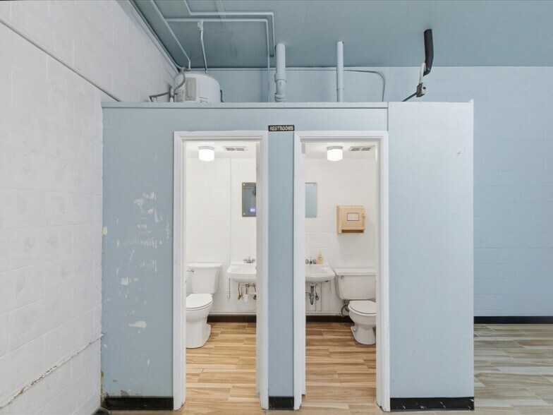 More Photos Of 5802 Evergreen Way, Everett Storefront Retail Office For Sale