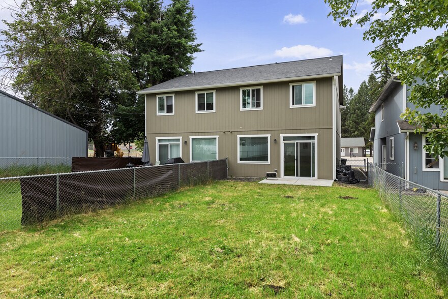 More Photos Of 419 E E St, Deer Park Multifamily For Sale