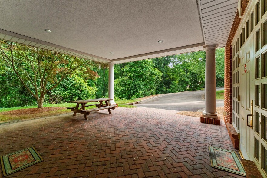 More Photos Of 1146 N New Hope Rd, Gastonia Medical For Sale