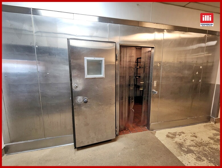 More Photos Of 4419 Van Nuys Blvd, Sherman Oaks Office For Sale