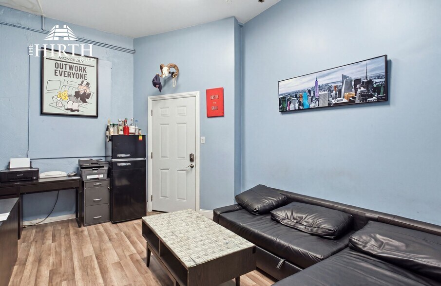 More Photos Of 1612-1616 N Cahuenga Blvd, Hollywood Restaurant For Sale