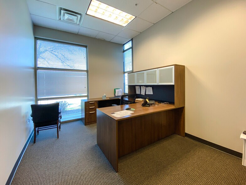 More Photos Of 8022 Southpark Cir, Littleton Flex For Sale