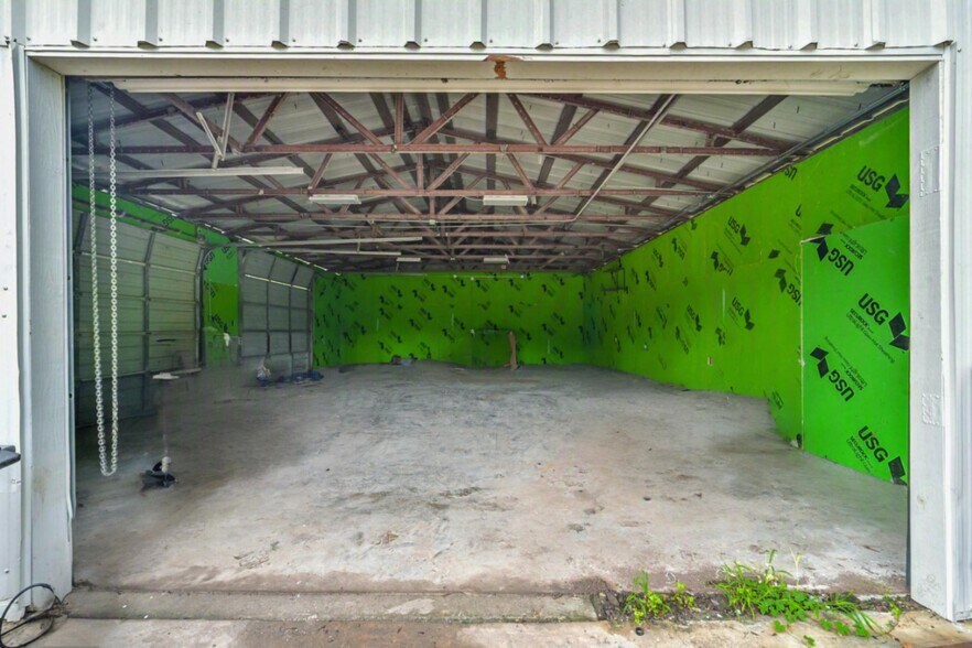 More Photos Of 14133 Ravendale Rd, Humble Warehouse For Sale