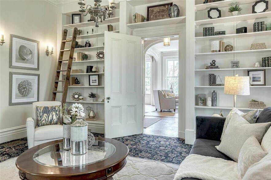 More Photos Of 11475 Lilac Ave, Saint Louis Specialty For Sale