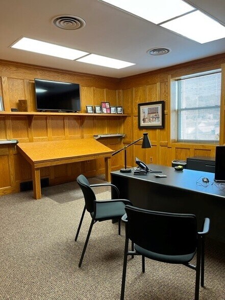 More Photos Of 15 N Central Ave, Canonsburg Office For Lease