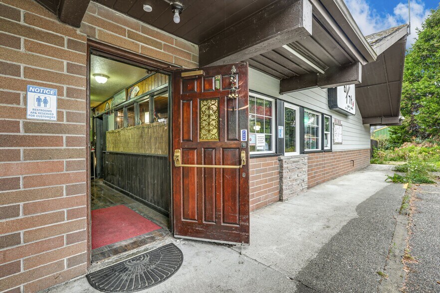 More Photos Of 44618 State Route 20, Concrete Hotel For Sale