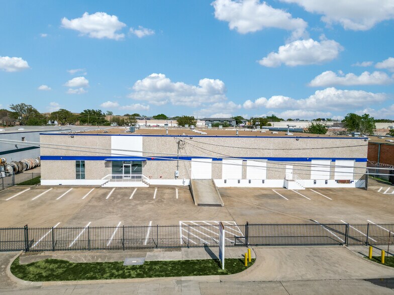 Primary Photo Of 11232 Leo Ln, Dallas Warehouse For Lease