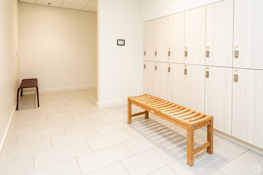 More Photos Of 100 Light St, Baltimore Office For Lease