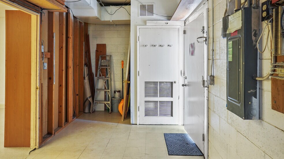 More Photos Of 716 E Main St, Othello Storefront Retail Office For Sale