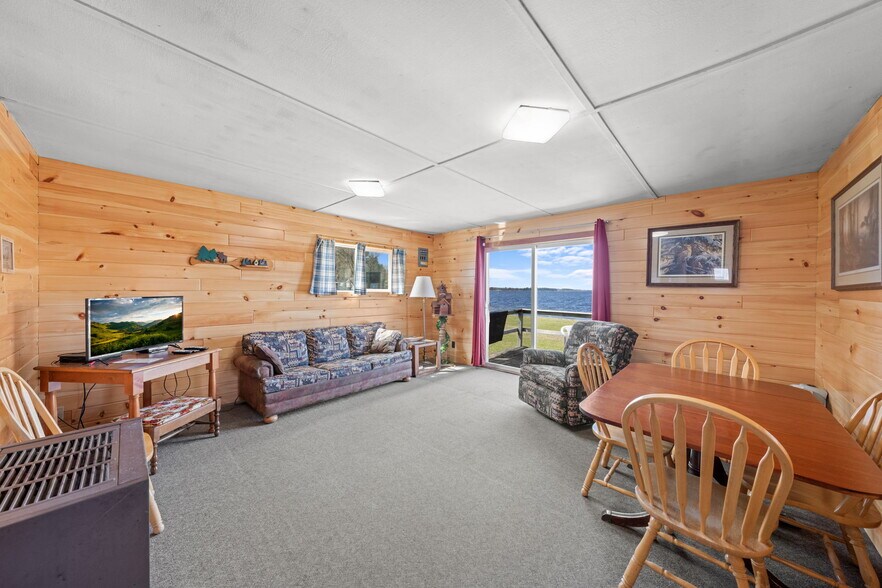 More Photos Of 9978 Gappa Rd, Kabetogama Hotel For Sale