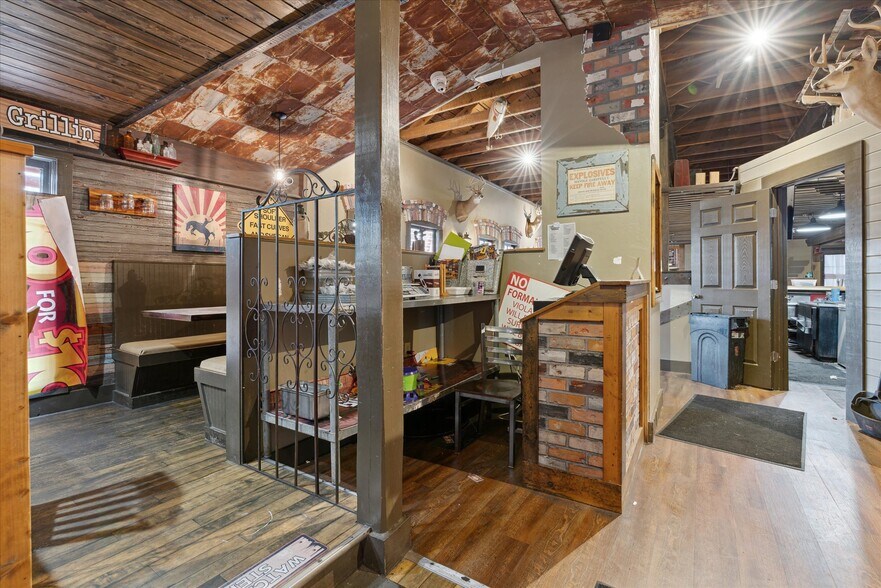 More Photos Of 115 NW 1st St, Trenton Restaurant For Sale
