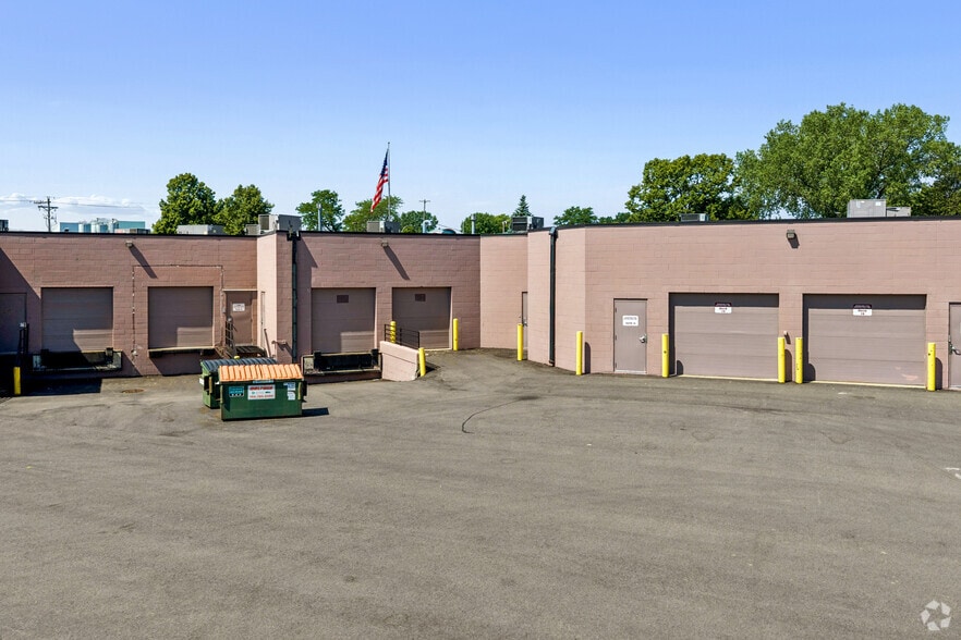 More Photos Of 550-600 County Road D W, New Brighton Light Distribution For Lease
